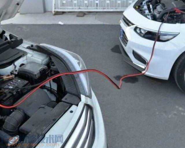 汽車電瓶搭電會燒壞電腦主板嗎