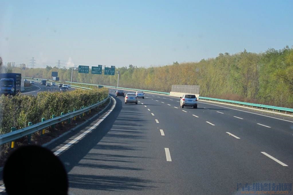 高速公路上发动机故障灯亮了怎么办?怎么处理? 高速公路上发动机故障灯亮了怎么办?怎么处理?
